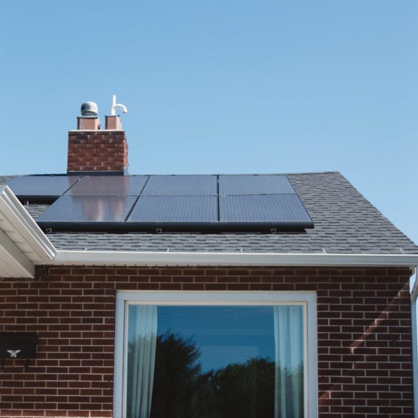 Zonnepanelen-op-dank-klant-akutan